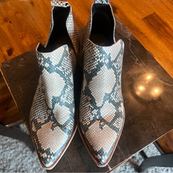 Dolce Vita  size 6.5 Sonni Booties. - Picture 2 of 10